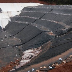 成都粉煤灰場(chǎng)防滲膜生產(chǎn)鋪設(shè)廠家 沼氣池防滲膜生產(chǎn)施工廠家  垃圾填埋場(chǎng)防滲膜生產(chǎn)施工廠家