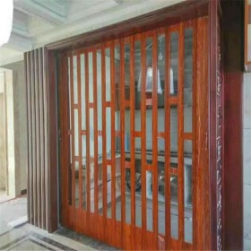 四川優(yōu)質(zhì)水晶折疊門系列，就找四川依錦門業(yè)，專業(yè)生產(chǎn)銷售各種卷簾門