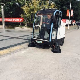 南充半封閉駕駛式掃地機(jī) KD-2160  廠家直銷 品質(zhì)保證