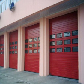 工業(yè)提升門 響應速度快 正飛門窗  工業(yè)廠房庫房電動門定做