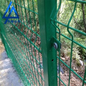 內(nèi)江定做加工懸崖臨邊金屬網(wǎng)墻 私人住宅雙邊擋墻網(wǎng) 雙邊絲護(hù)欄網(wǎng)