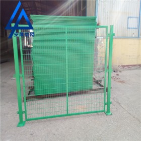 現(xiàn)貨供應(yīng)高速公路框架護(hù)欄網(wǎng)園林隔離鐵絲護(hù)欄網(wǎng)草綠色框架護(hù)欄網(wǎng)