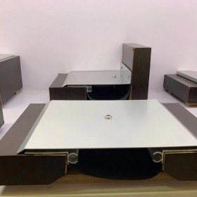 想購(gòu)買重慶鋁合金伸縮縫蓋板？現(xiàn)貨供應(yīng)！