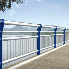 成都不銹鋼復(fù)合管橋梁護(hù)欄 現(xiàn)貨景觀橋梁發(fā)光護(hù)欄