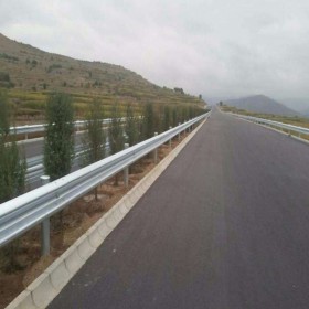 成都高速護欄安裝生產(chǎn)廠家定制交通高速波形護欄板