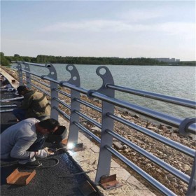 四川鍍鋅橋梁護欄生產(chǎn)批發(fā)鍍鋅橋梁景觀護欄