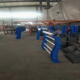 成都鋅鋼道路護(hù)欄廠家直銷市政道路隔離護(hù)欄 機(jī)非隔離護(hù)欄