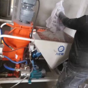 自動(dòng)噴涂機(jī)  石膏噴涂機(jī)  石灰砂漿自動(dòng)噴涂機(jī)  噴漿機(jī)   抹灰專(zhuān)用設(shè)備  噴涂機(jī)  多功能?chē)娡繖C(jī)  自動(dòng)噴涂機(jī) 石膏砂漿噴涂機(jī)