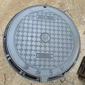 成都廠家批發(fā)球墨鑄鐵井蓋下水道雨水井蓋 圓方形市政給水電力防沉降井蓋