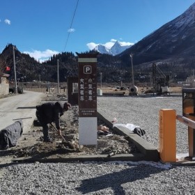 景區(qū)戶外導(dǎo)視牌制作 立式停車場(chǎng)指路引導(dǎo)牌 小區(qū)平面圖定制