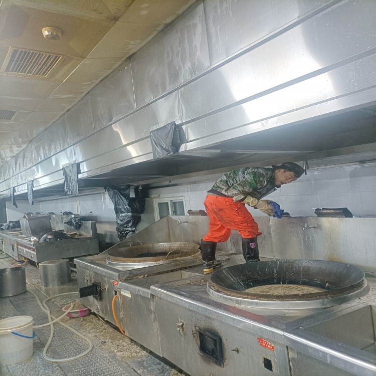 成都油煙管道清洗 商場(chǎng)排煙管道清洗 專業(yè)清洗煙道 價(jià)格面議