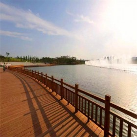 景區(qū)防腐木防護(hù)欄 圓林園廠家直銷 專業(yè)批發(fā)定制安裝  防潮防蟻 物美價優(yōu)