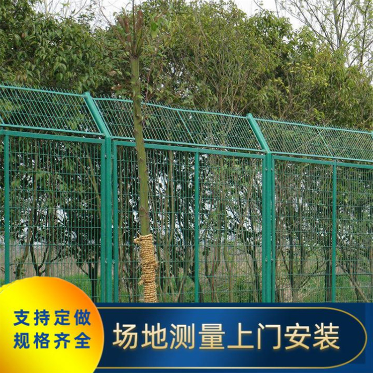 廣強護(hù)欄網(wǎng) 球場圍欄 籃球足球場護(hù)欄 包塑勾花網(wǎng)圍欄 四川川豐金屬 精選廠家