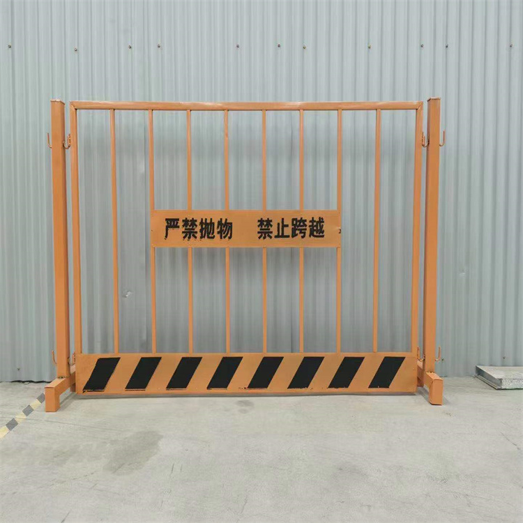 基坑護(hù)欄網(wǎng)，電梯井口門3