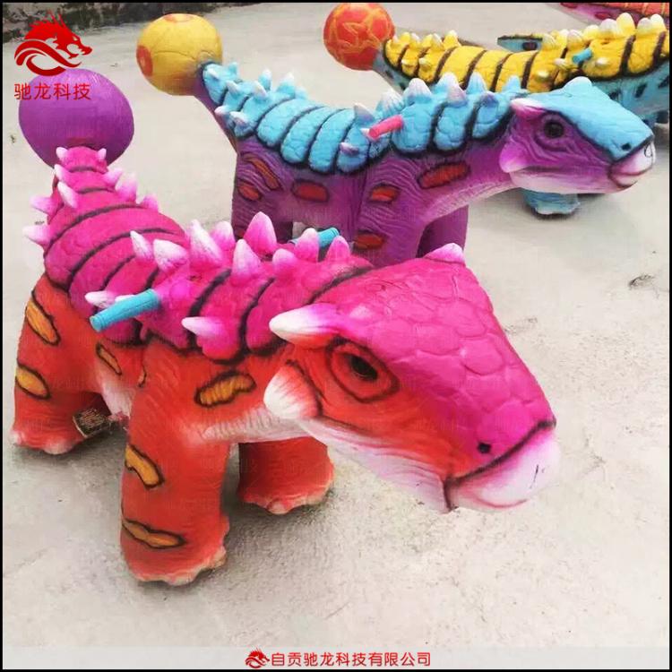 仿真行走恐龍定制公司電動(dòng)游樂機(jī)械怪獸坐騎游樂園恐龍模型工廠恐龍電瓶車