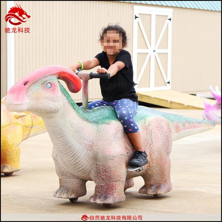 大型仿真行走恐龍公司電動(dòng)游樂恐龍坐騎廣場(chǎng)公園游樂園機(jī)械恐龍電瓶車