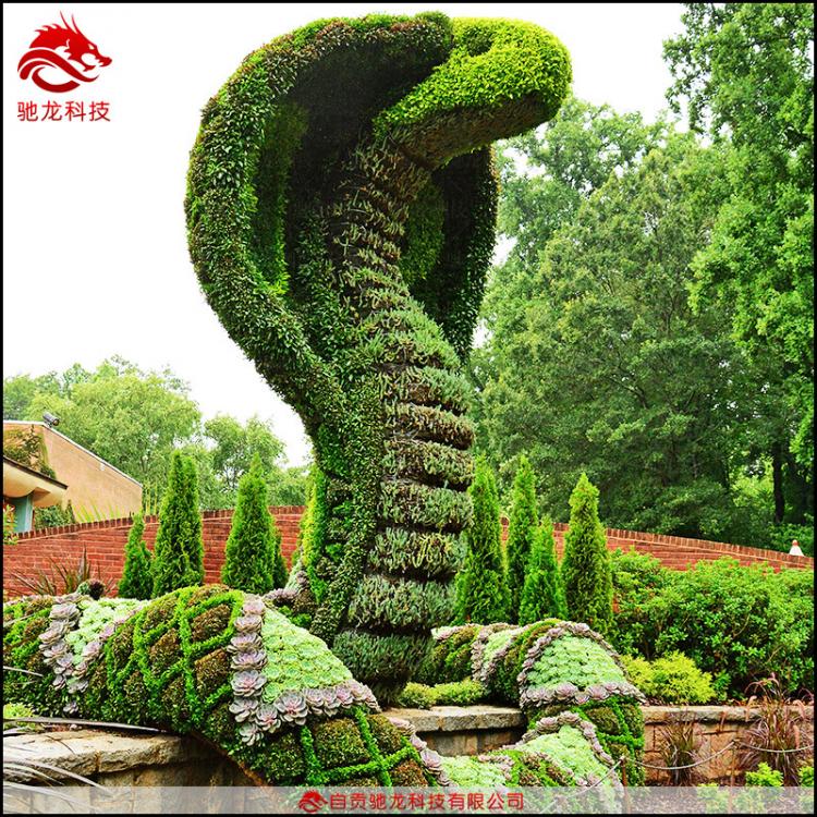 河北綠雕定制廠家仿真蛇造型美陳草雕公園景觀市政工程草皮雕塑