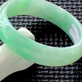 遵義翡翠回收的公司 玉石回收公司 和田玉回收公司 專業(yè)翡翠回收平臺(tái)