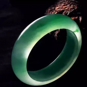 【全國(guó)翡翠回收】翡翠手鐲回收 吊墜 掛件 蛋面 戒指 項(xiàng)鏈回收