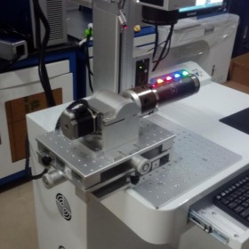 成都旋轉(zhuǎn)激光打標(biāo)機 平面弧面表面刻字 龍泉新都金屬激光刻字機飛龍達(dá)廠家供應(yīng)