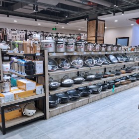 超市展示貨架 玻陶區(qū)展示架子便利店鋼木架多功能貨架廠家供應(yīng)