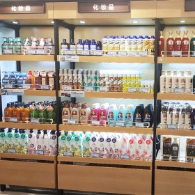 智豪華昌貨架生產(chǎn)廠家化妝品店貨架美妝店鋼木架子靠墻單面木制展示架