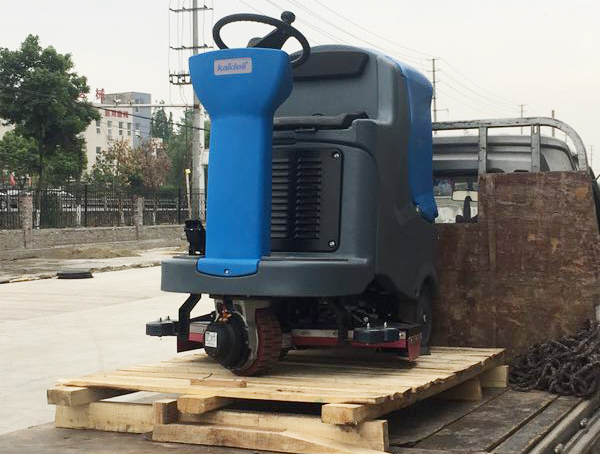 太極綿陽制藥公司選購了駕駛式洗地機(jī)M120