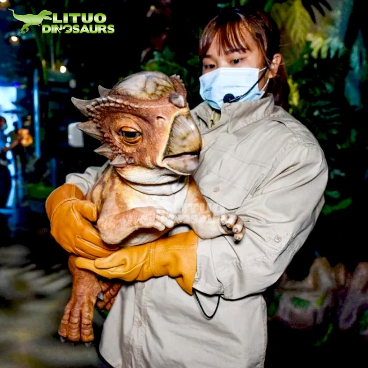 侏羅紀(jì)可動(dòng)可叫恐龍手偶 硅膠軟體玩偶表演手秀玩具