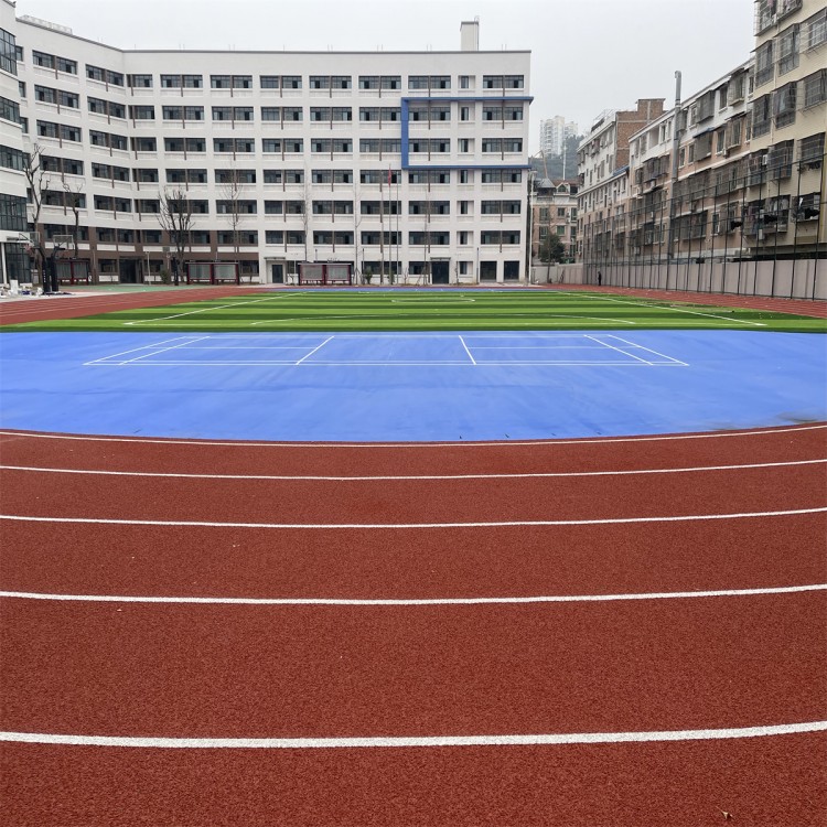 網(wǎng)紅橡膠網(wǎng)球場 學校操場塑膠籃球場施工 場地翻新 不開裂無氣泡