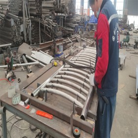 橋梁護(hù)欄河岸兩側(cè)安全防撞護(hù)欄定制