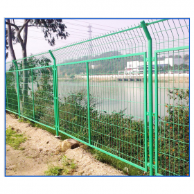 折彎雙邊絲護(hù)欄網(wǎng)A德陽折彎雙邊絲護(hù)欄網(wǎng)A折彎雙邊絲護(hù)欄網(wǎng)廠家