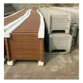 供應(yīng)水泥混凝土仿木護(hù)欄 戶外景區(qū)混泥土圍欄 河道水泥仿木紋欄桿 可定制