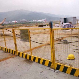 基坑護欄網(wǎng)狀 工地施工安全 道路工程施工警示 建筑施工警示隔離欄