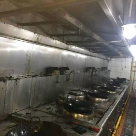 成都抽油煙機清洗公司專業(yè)餐飲單位大排檔工廠廚房清洗