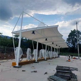 綿陽(yáng)停車棚 合抱車棚單邊停車位戶外社區(qū)單位車庫(kù)門口遮陽(yáng)棚