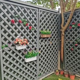 防腐木柵欄 網(wǎng)格花園圍墻 戶外欄桿 陽臺爬藤架 花架庭院圍欄墻體可定制