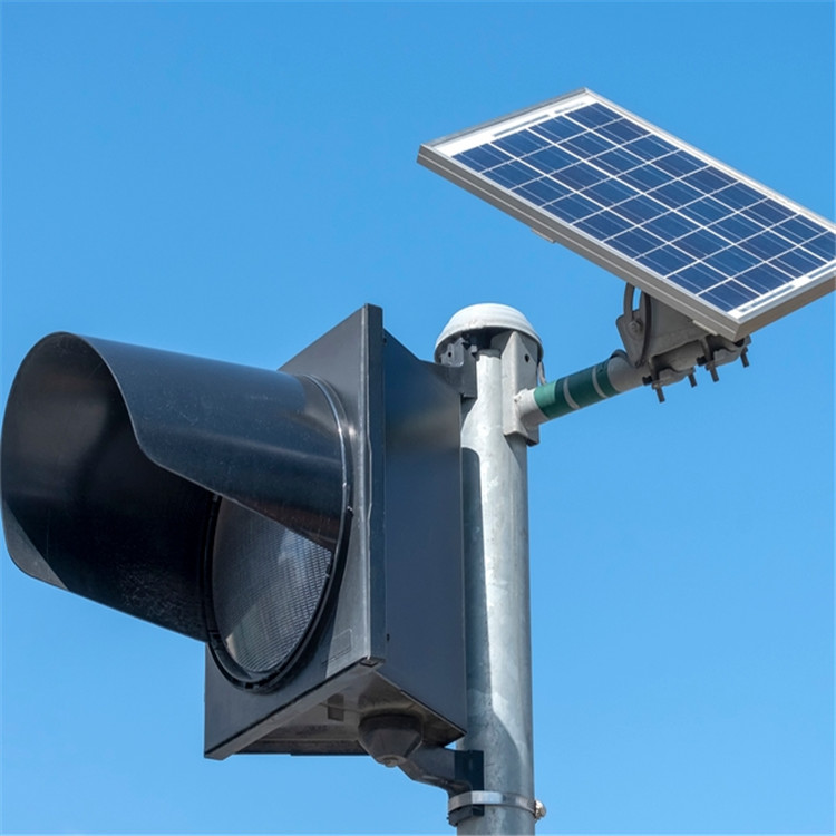 太陽(yáng)離網(wǎng)監(jiān)控系統(tǒng)  300度旋轉(zhuǎn)4GApp遠(yuǎn)程監(jiān)控 蜀旺新能源廠(chǎng)家