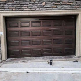 廠家批發(fā)四川成都翻版車(chē)庫(kù)門(mén)鋁合金木紋多種材質(zhì)可選仿銅翻版更多樣式電動(dòng)感應(yīng)新年促銷(xiāo)新款免費(fèi)上門(mén)測(cè)量