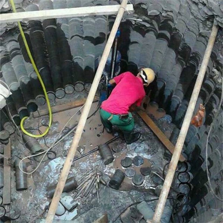 非開(kāi)挖頂管工程隊(duì) 機(jī)械施工 巖石破碎 定向鉆拉管 地下管道穿越