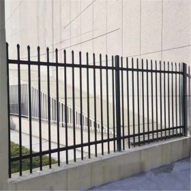 浸塑運(yùn)動(dòng)場圍網(wǎng)勾花鐵絲網(wǎng)防護(hù)網(wǎng) 籃球場體育場護(hù)欄網(wǎng) 球場圍網(wǎng)學(xué)校圍欄網(wǎng)