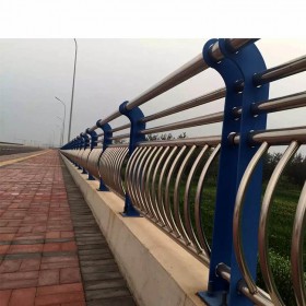 四川世旺護(hù)欄定制橋梁河道防撞護(hù)欄鋼管道路燈光防撞欄桿景觀安全隔離欄