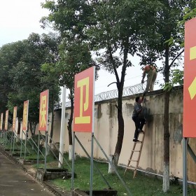 世旺廠家監(jiān)獄護(hù)欄網(wǎng)Y型柱刀片刺繩機(jī)場(chǎng)護(hù)欄看守所放攀爬防護(hù)網(wǎng)防盜隔離網(wǎng)