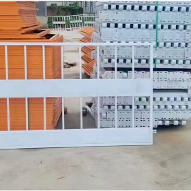 成都現(xiàn)貨供應(yīng)臨時(shí)圍擋戶外工地移動(dòng)基坑護(hù)欄網(wǎng)可定制