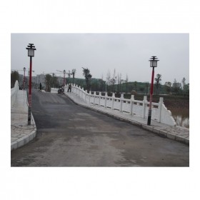 公園漢白玉欄板安裝完畢  天然大理石欄板 ，大理石護(hù)欄  大理石陽臺欄桿  大理石橋護(hù)欄   大理石公園小橋欄桿欄板 大理石拱橋欄板欄桿定制