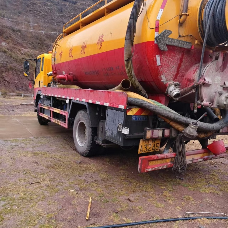 化糞池清掏 隔油池清理  無上門費(fèi) 自帶設(shè)備 專業(yè)團(tuán)隊(duì) 快速清理