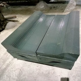 自然面路沿石 不褪色直角路沿石 現(xiàn)貨供應(yīng)S型路沿石