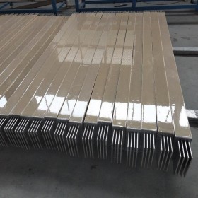 澆注母線槽 外觀平整光滑 動(dòng)熱穩(wěn)定性強(qiáng) A級(jí)耐火性