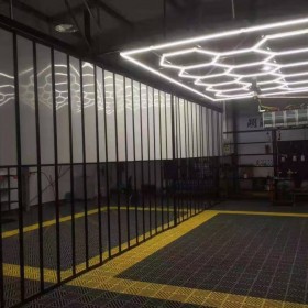 四川廠家制作 安裝 鋁合金折疊門 機(jī)場推拉門 酒店隔斷門 無塵間透明折疊門 大量現(xiàn)貨供應(yīng) 歡迎咨詢了解