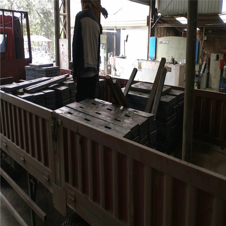 宜工機(jī)械 昆明宜工機(jī)械生產(chǎn)廠 廠家直銷 現(xiàn)貨供應(yīng)專業(yè)加工廠