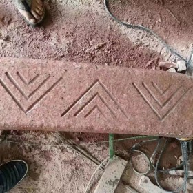 中國(guó)紅異形石材 貴妃紅噴砂面 自然面市政園林用 光面火燒面板材 機(jī)切面荔枝面